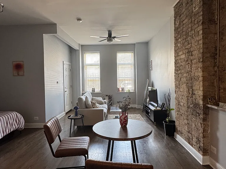 731 W Ohio St #1 — Photo 9