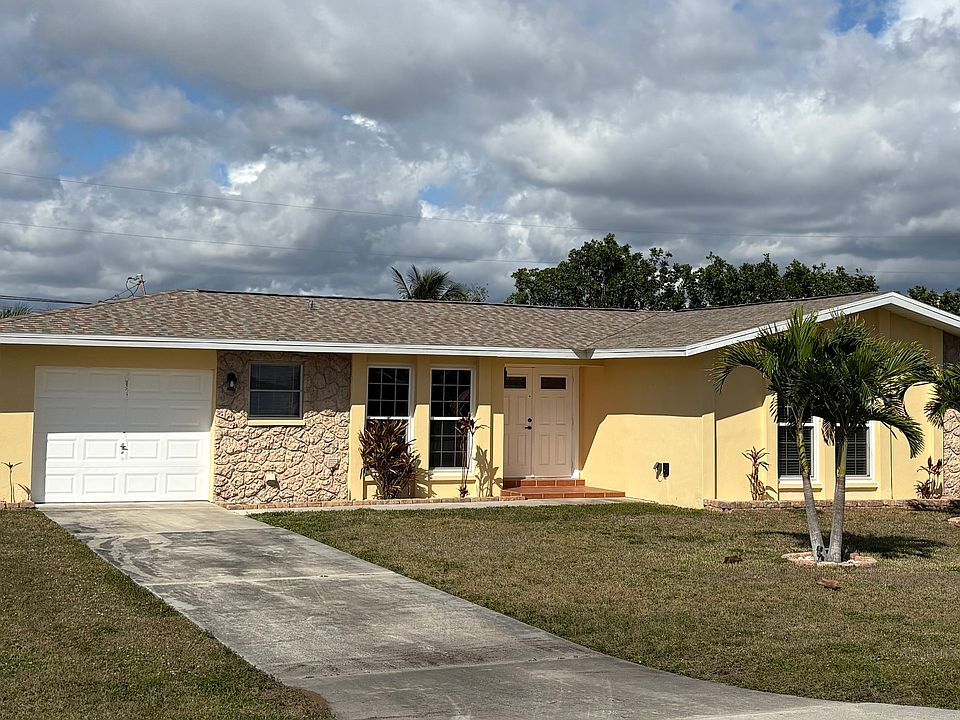 1st image of 1011 SE 27th St #1