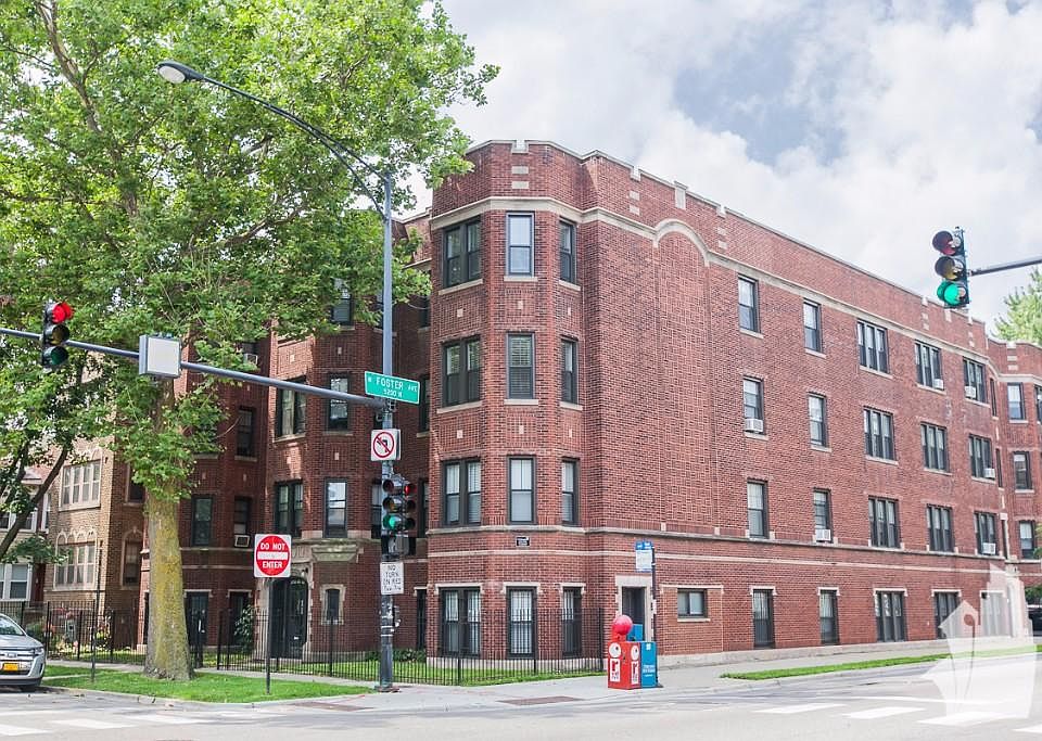 1st image of 5158 N Leavitt St APT 2