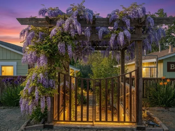 17323 Hillside Avenue, Sonoma, CA 95476