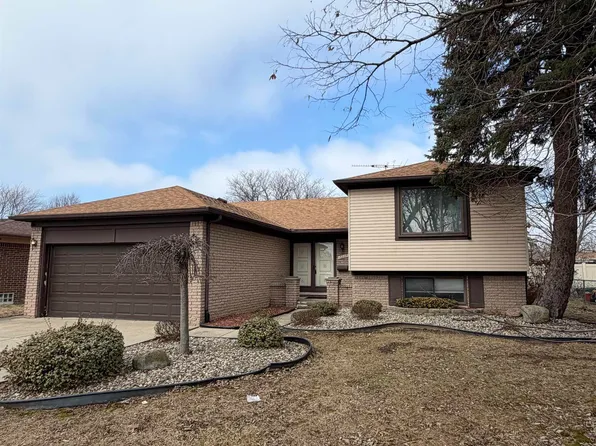 13227 Canterbury Dr, Sterling Heights, MI 48312