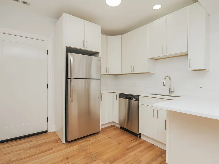 37 SQUARE APARTMENTS — Photo 12