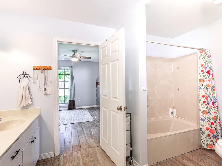 301 Cypress St — Photo 20