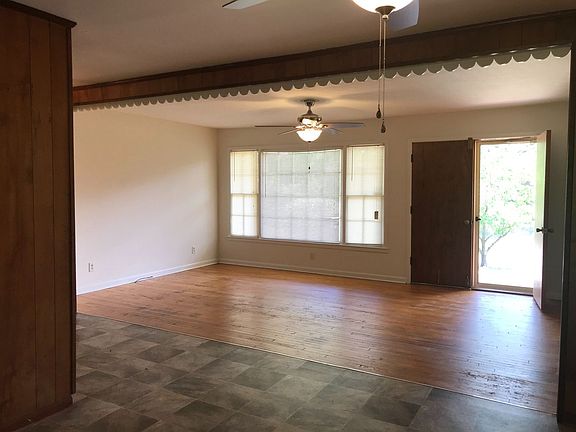 5th image of 946 Boswell Dr