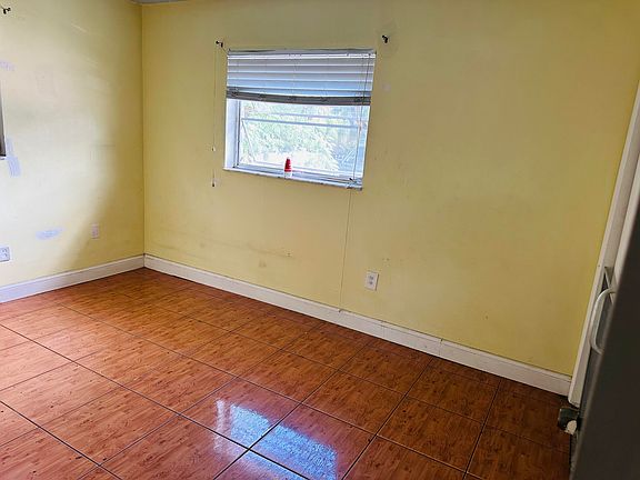 3rd image of 3893 Allison Ct