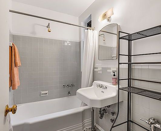 4th image of 70 Park Ter E APT 6G