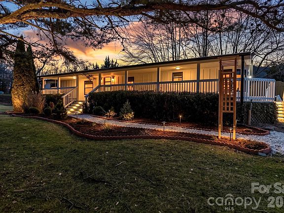 2nd image of 2 Shady Oak Ln