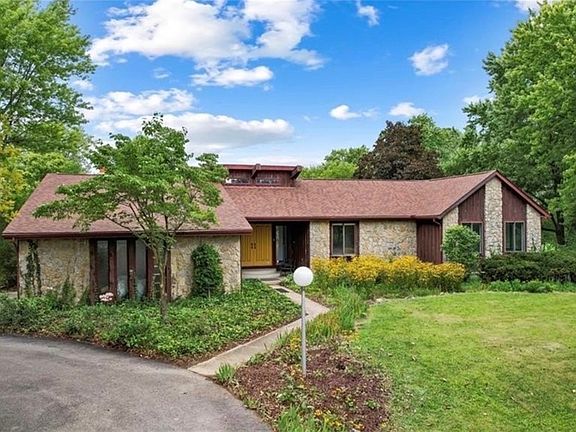 2nd image of 6725 Fishburg Rd