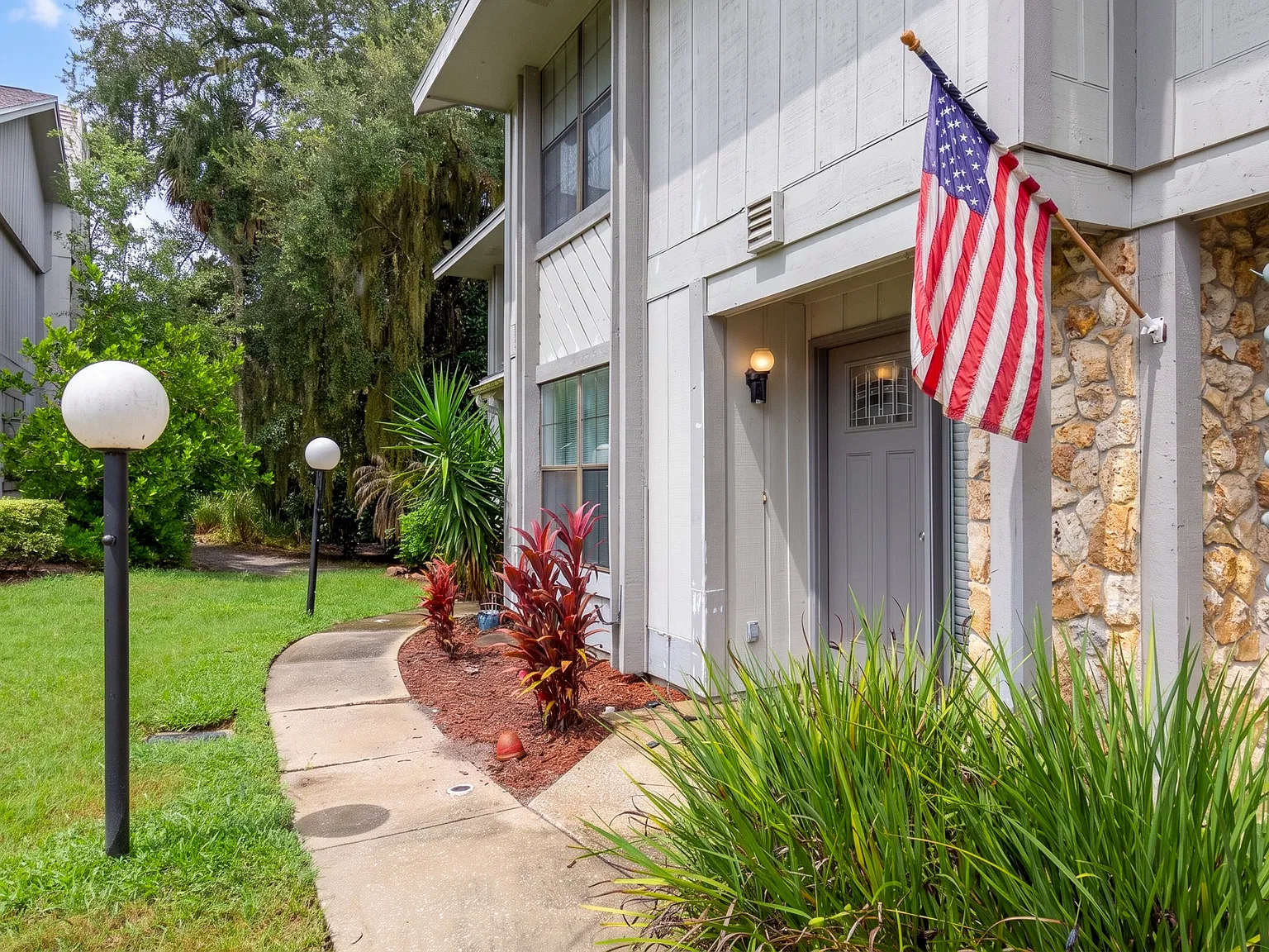23 Oakwood Park — Photo 4