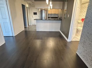 3880 Duke Of York Blvd #2209, Mississauga, ON L5B 4M7
