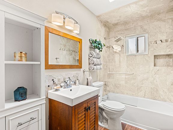 5th image of 3300 Camino Cielo Vis