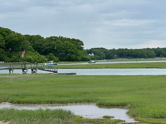 4th image of 39 Bay Pond Rd