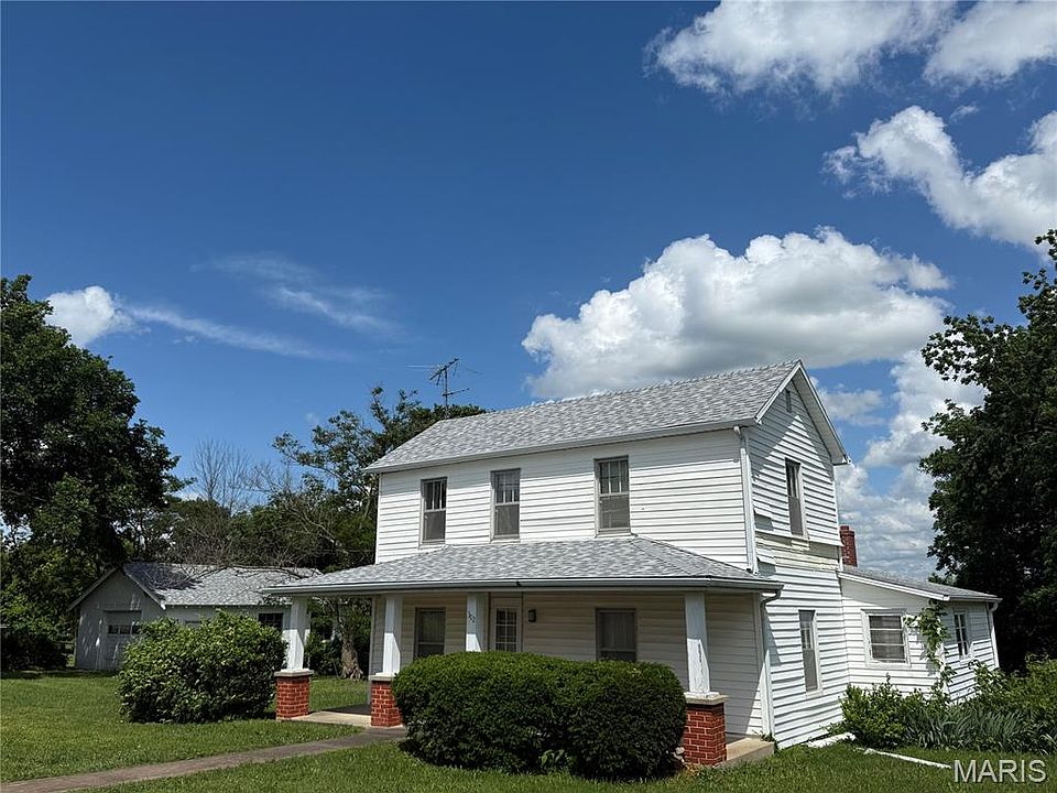 2nd image of 302 Lombar St