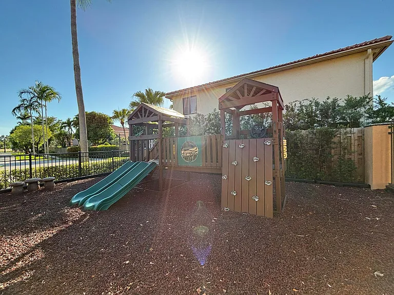 1760 Shoreside Cir — Photo 12