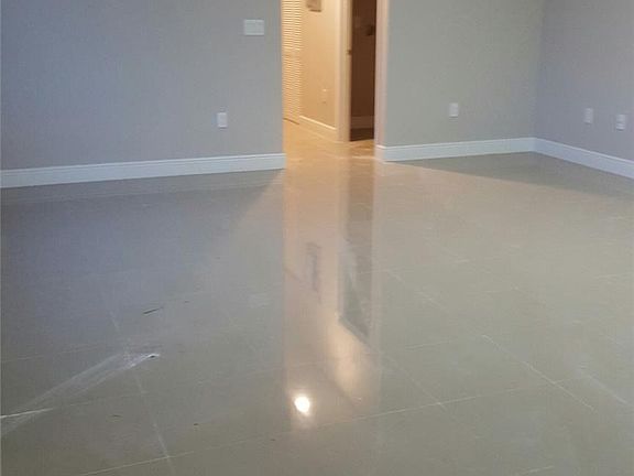 3rd image of 790 B NE B 43rd Street #B