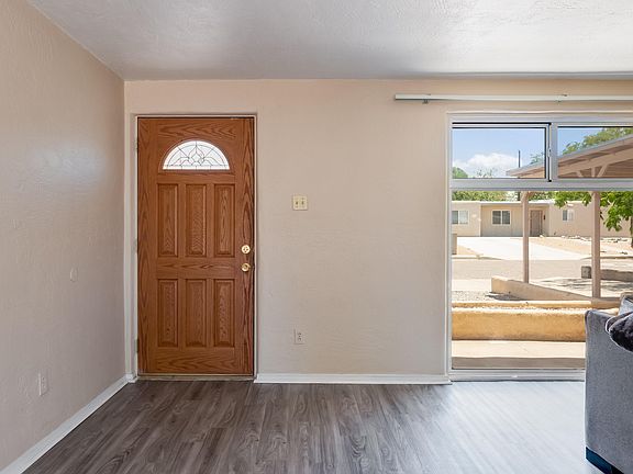 3rd image of 3413 Cardenas Dr NE