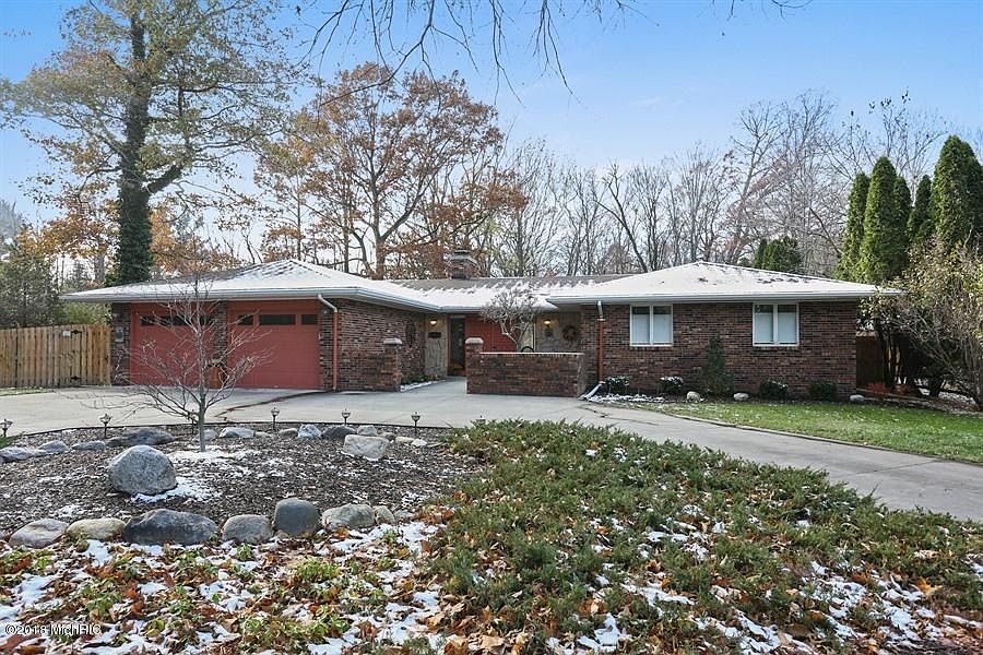 1st image of 4496 Laurel Dr