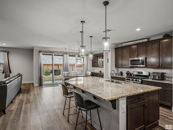 4th image of 700 Tufa Dr