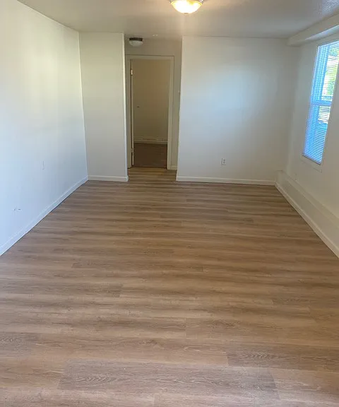 555 Parker Ave #B — Photo 2