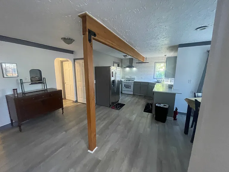 1166 Market St NE — Photo 6