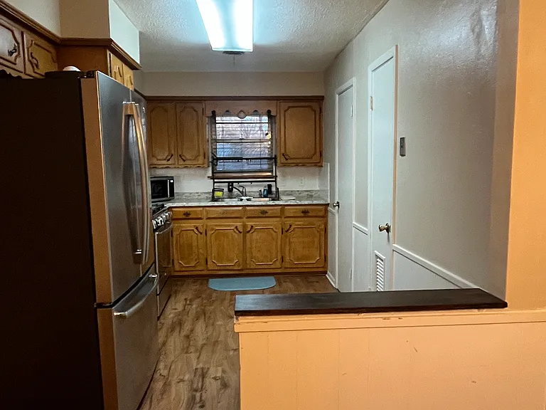 1506 Elizabeth St — Photo 6