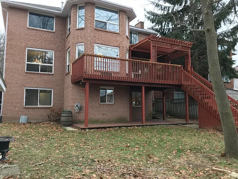 54 Mayfair Dr N #SE — Photo 4