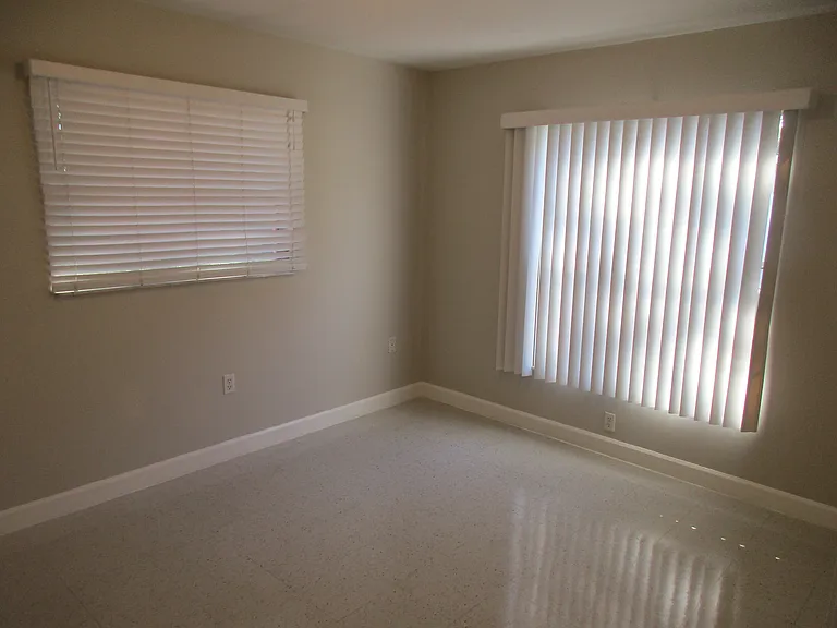 2888 Indianwood Dr — Photo 17