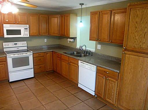 4th image of 1500 Woodland Dr