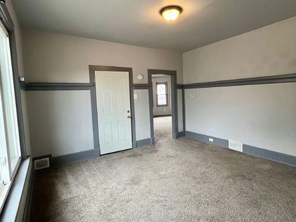 2nd image of 400 E Auer Ave #400