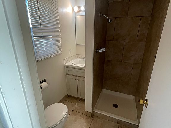 5th image of 2602 N Fresno St APT 7