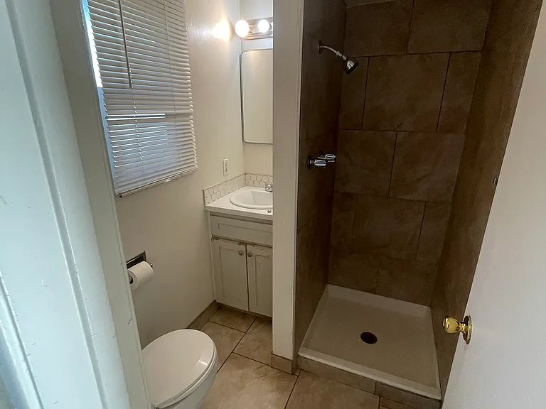 2602 N Fresno St #7 — Photo 5