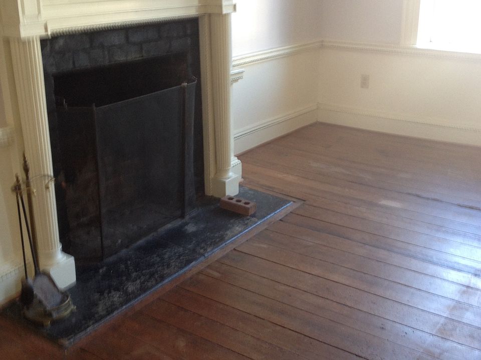 1st image of 822 Caroline St
