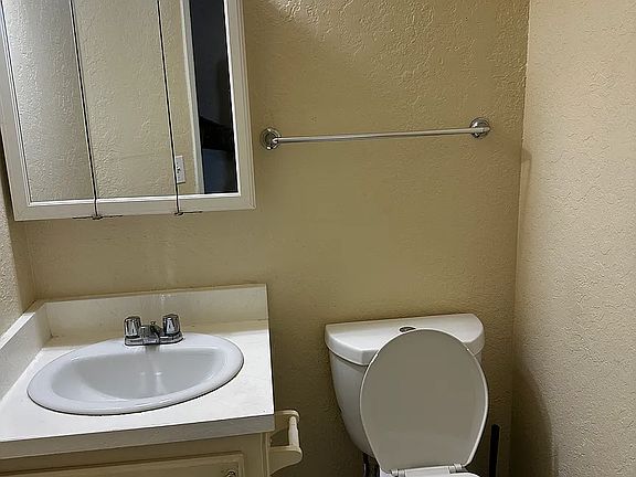 5th image of 2449 Hyperion Ave #D9f5c91b5