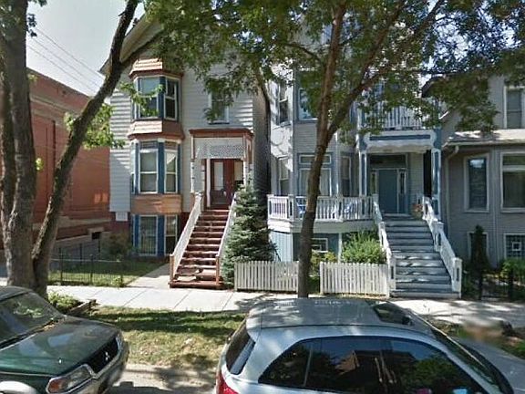 2nd image of 1042 W Newport Ave