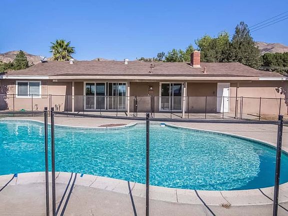 5th image of 2249 E Foothill Dr