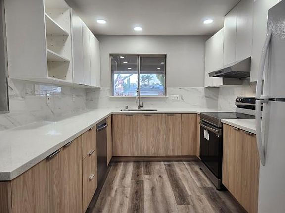 2nd image of 1738 Dalton Way