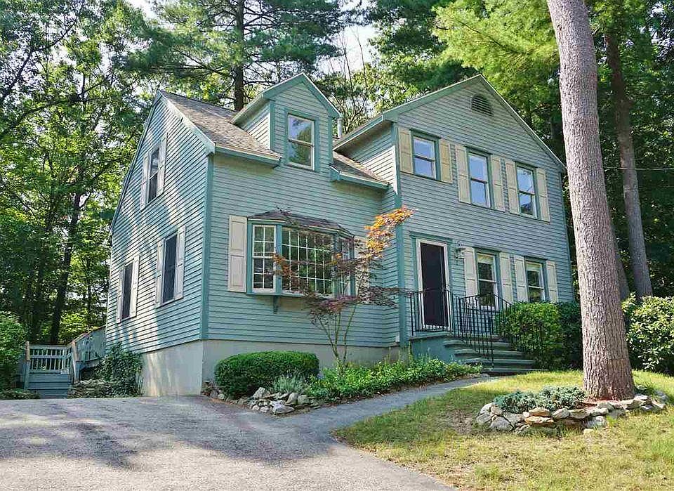 1st image of 8 Beaujolais Dr