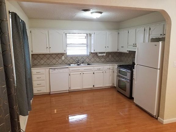4th image of 2353 NW 41st St