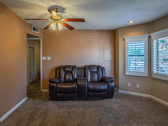 5th image of 11760 Queens Garden Cir