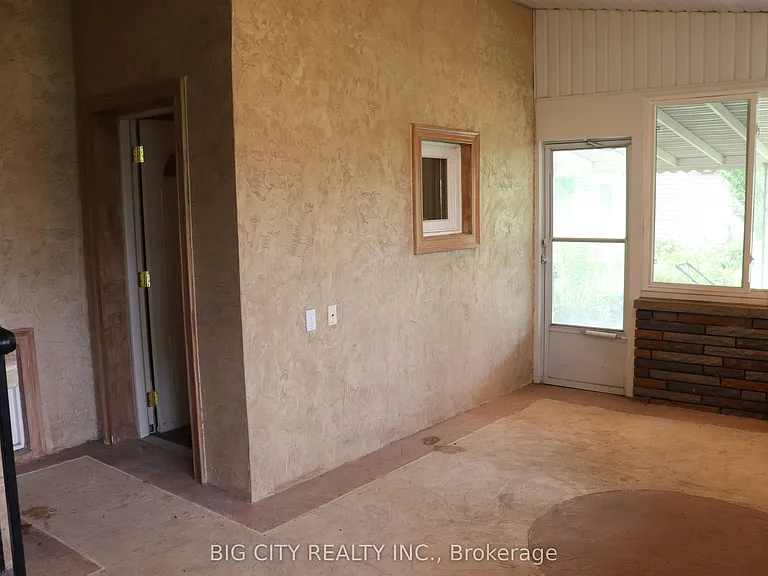 30 Lozoway Dr #LOWER — Photo 2