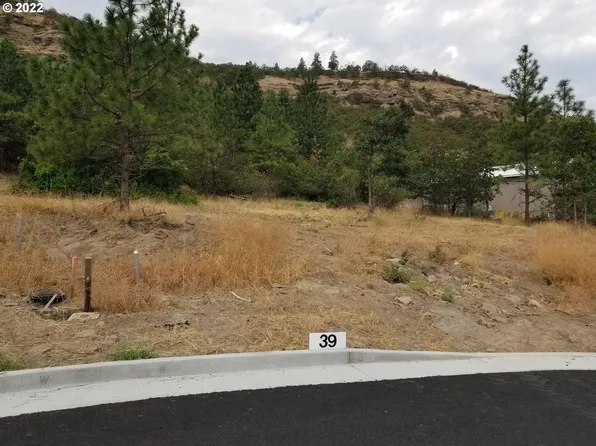W 15th St #39, The Dalles, OR 97058