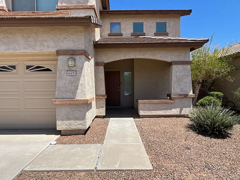 22257 N Gibson Dr — Photo 2
