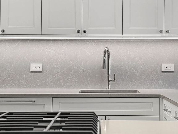 5th image of 165 E 66th St APT 2D
