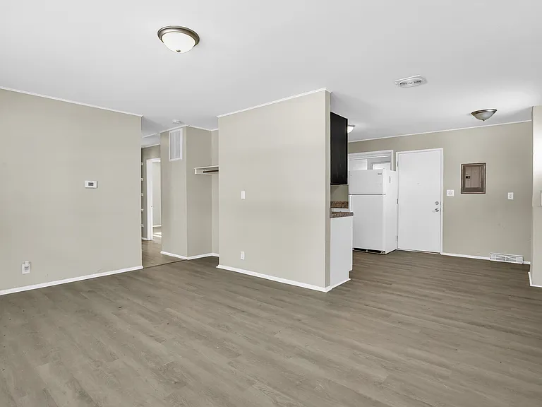 1101 N McKinley Ave — Photo 10