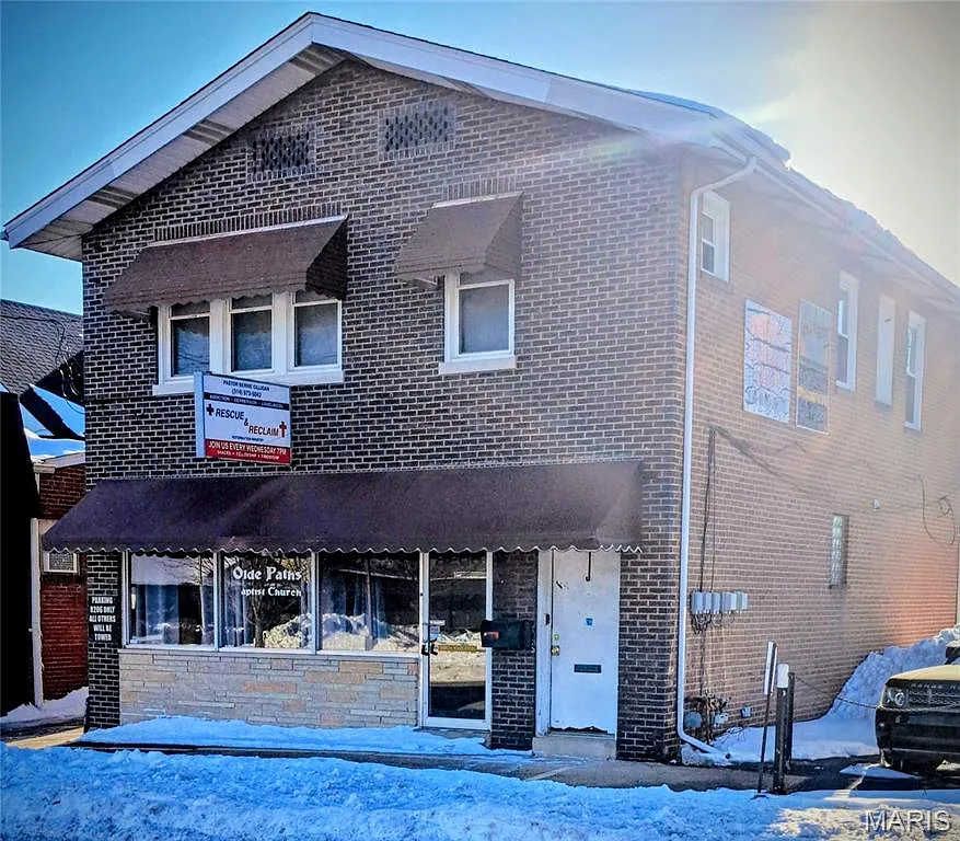 8206 Gravois Rd photo 1