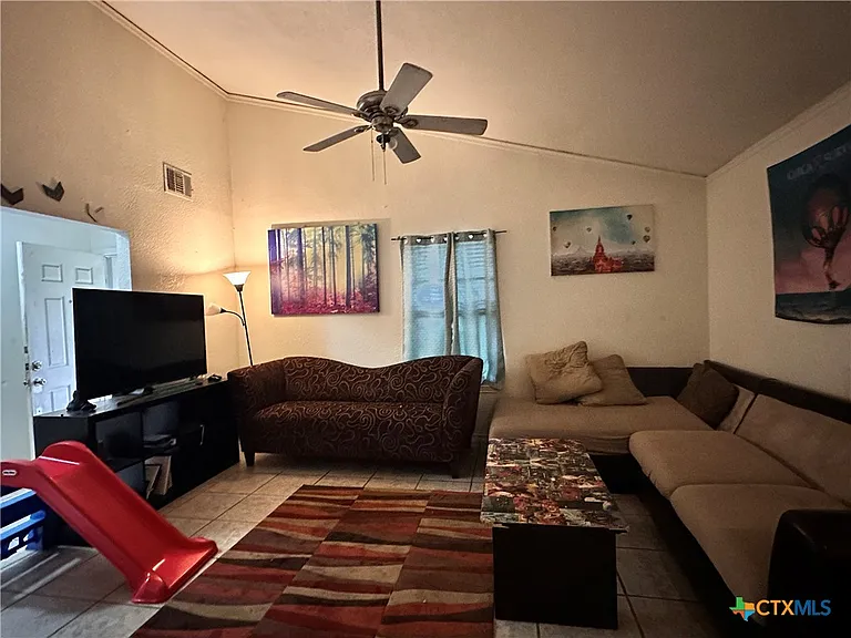 129 Riverside Dr — Photo 5