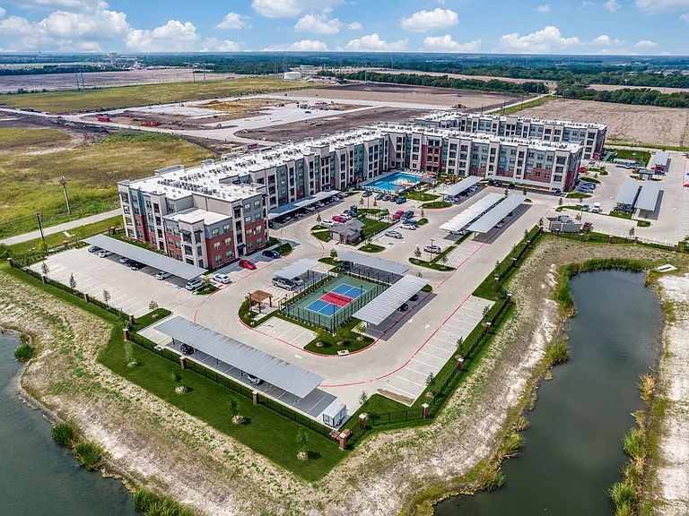 Palladium East Foster Crossing — Photo 13