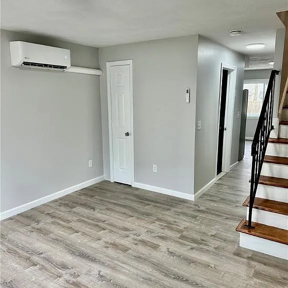 15 Barrows St #B — Photo 4