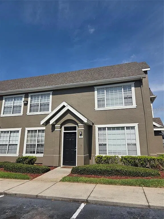 3 bed, 2.0 bath, 1202 sqft, $2,100 — Photo 1