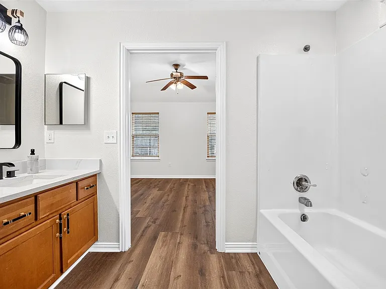 1302 Shearn St — Photo 22